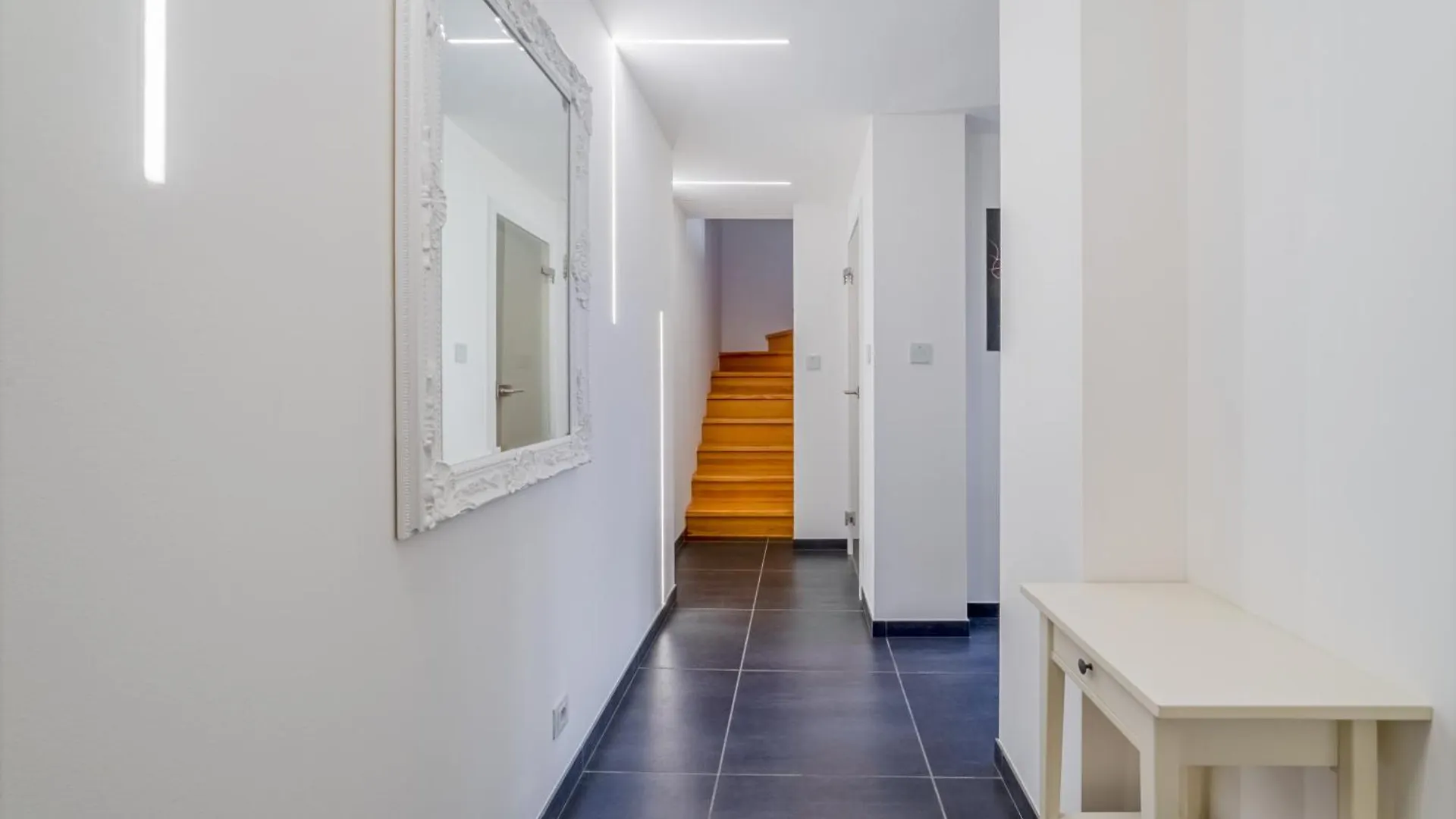Apartment Modaloft Duplex By Rentez Prague